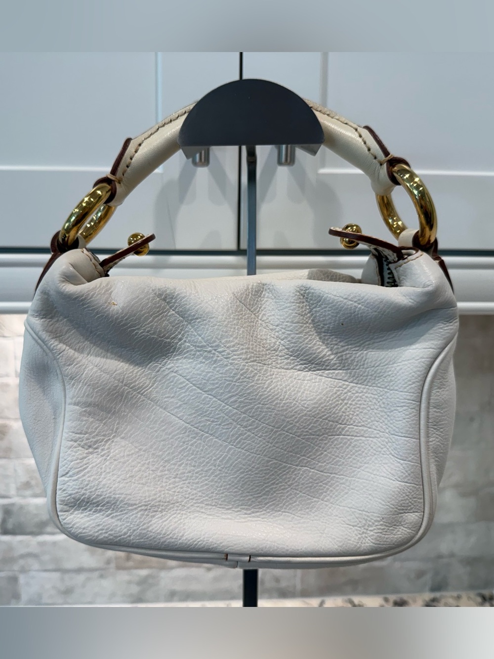 Marc Jacobs EUC Winter White Leather Mini Bag w/Buckle Accent & Suede Interior - Picture 2 of 5